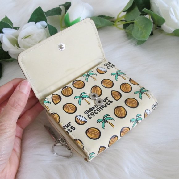 Shake your Coconuts Wallet with Keychain Ring (Retired) - Picture 2 of 10